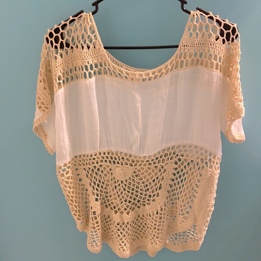 Cute crotchet top. Size large